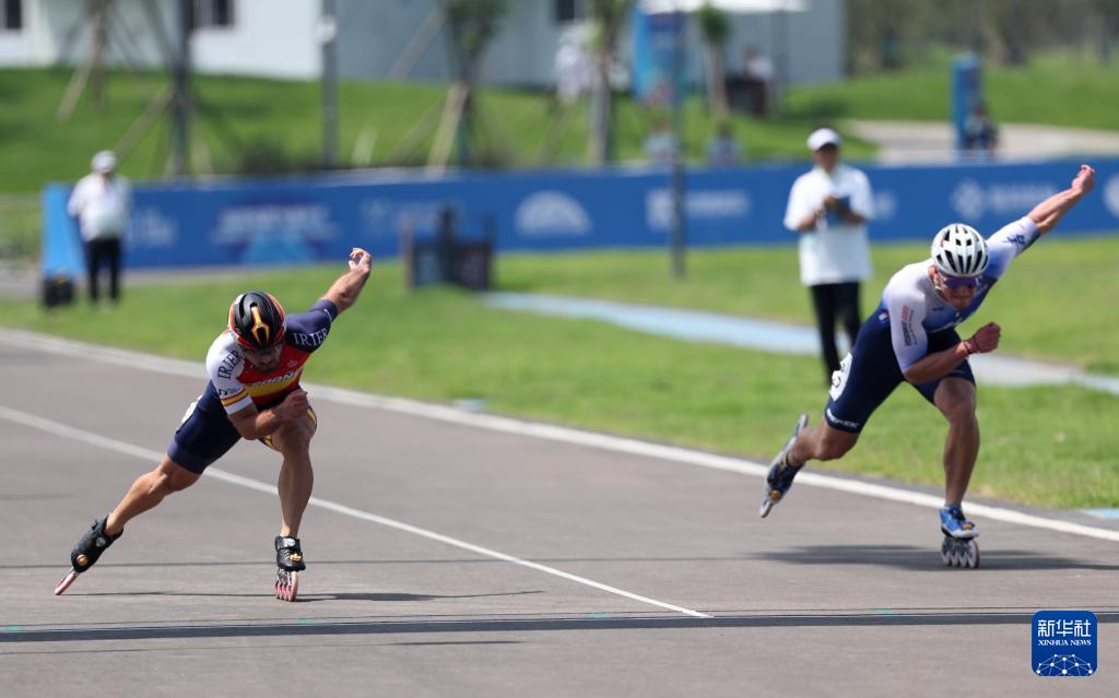 在成都舒悦, 前右 在成都舒悦, 前右